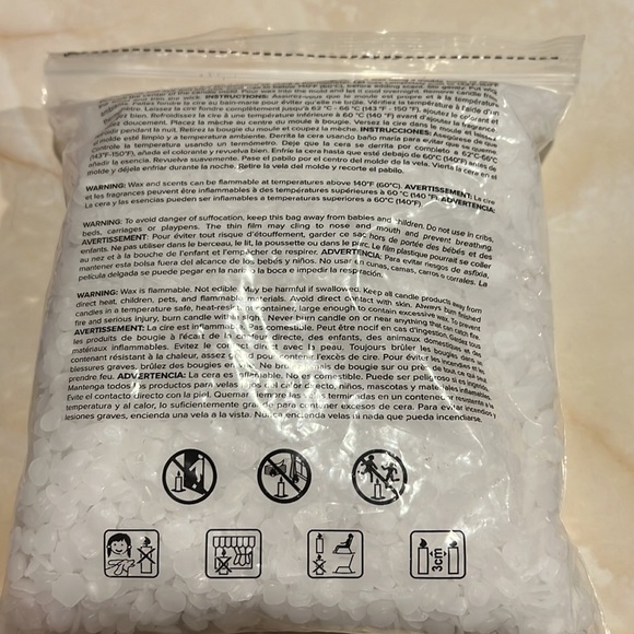 New 2pc We R Memory Keepers Wick Paraffin Wax 1lb & blue dye - Picture 5 of 5